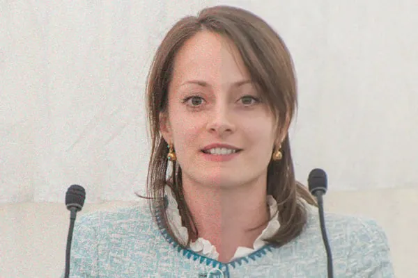 Direkter Vergleich: Originalbild mit Rauschen (links) und entrauschtes Bild mit Noiseware (rechts)