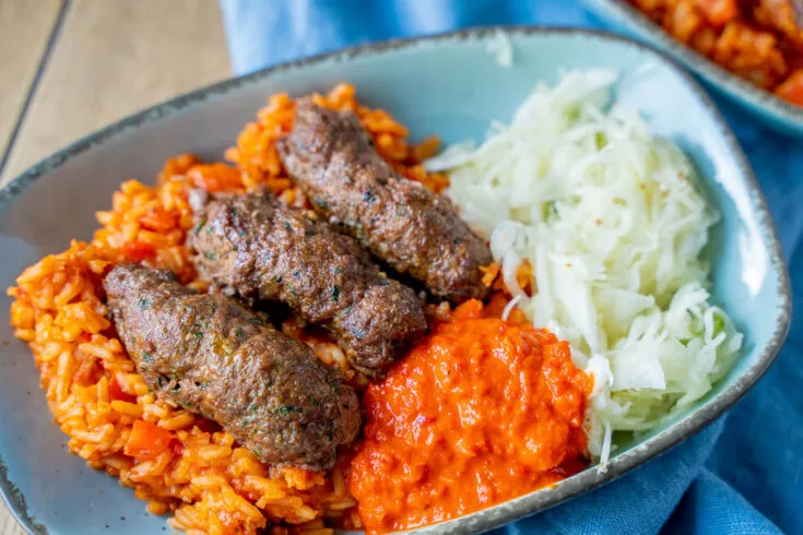 Djuvec Reis mit Cevapcici - so lecker und schnell zubereitet