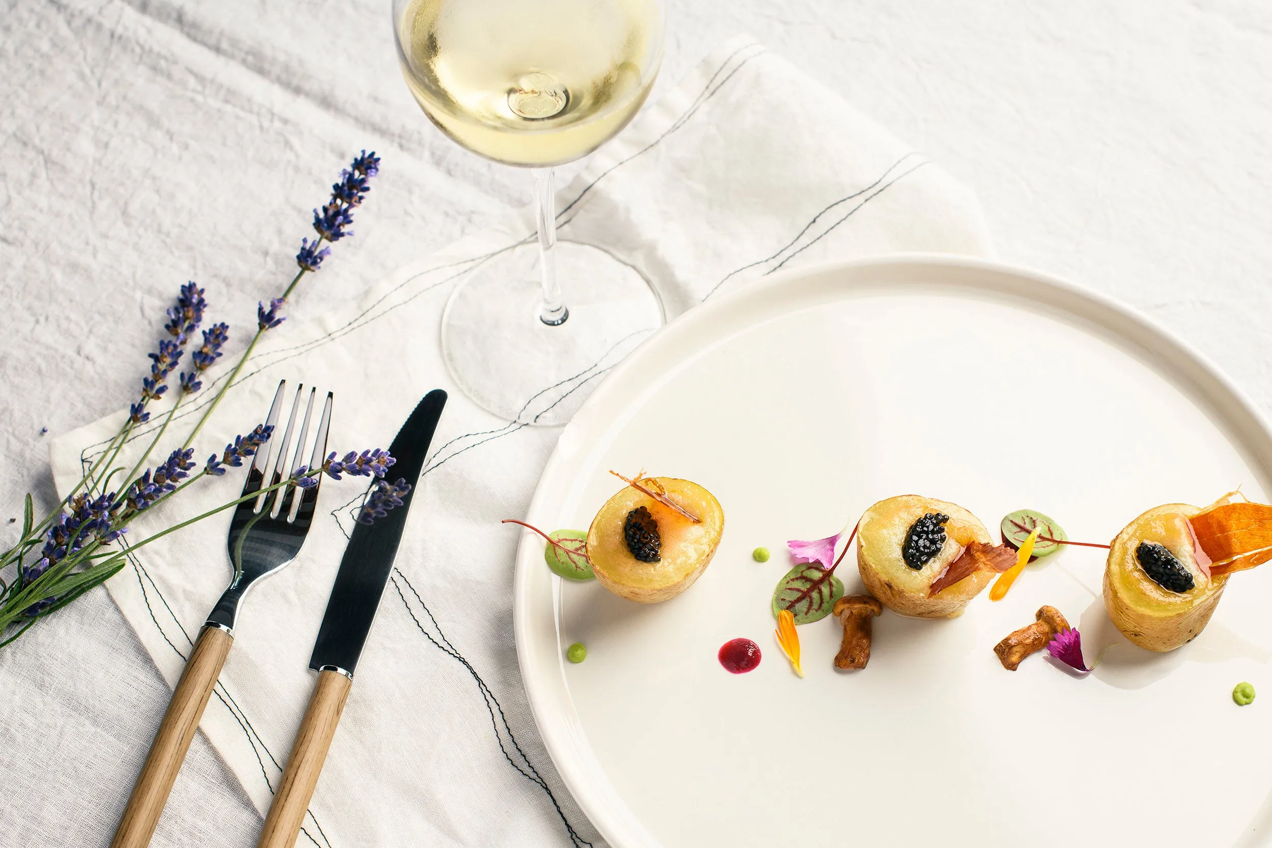 Edle Pataclettes mit Raclettekäse und Kaviar als Gault-Millau Vorspeise