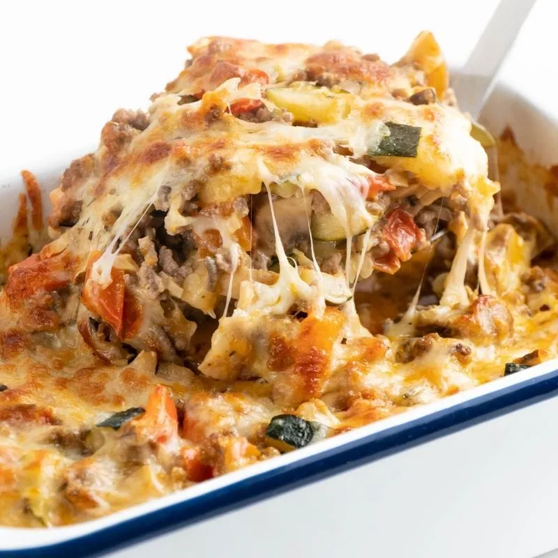 Ein einfacher Low Carb Hackfleisch-Gemüse-Auflauf ohne Kohlenhydrate