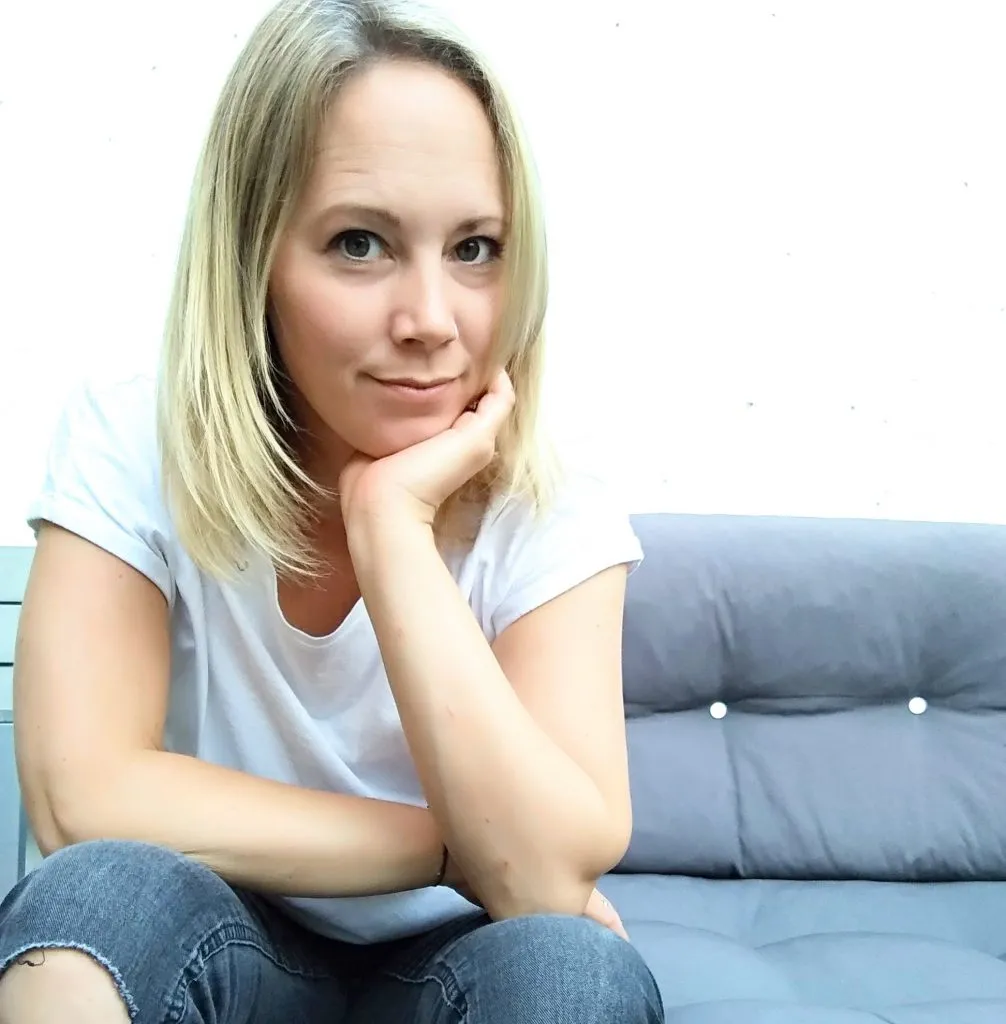 Ein Glas Uhudler, ein typisch österreichisches Getränk.