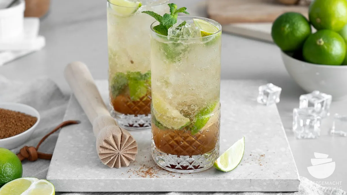 Ein Glas voller Virgin Mojito, bereit zum Genuss