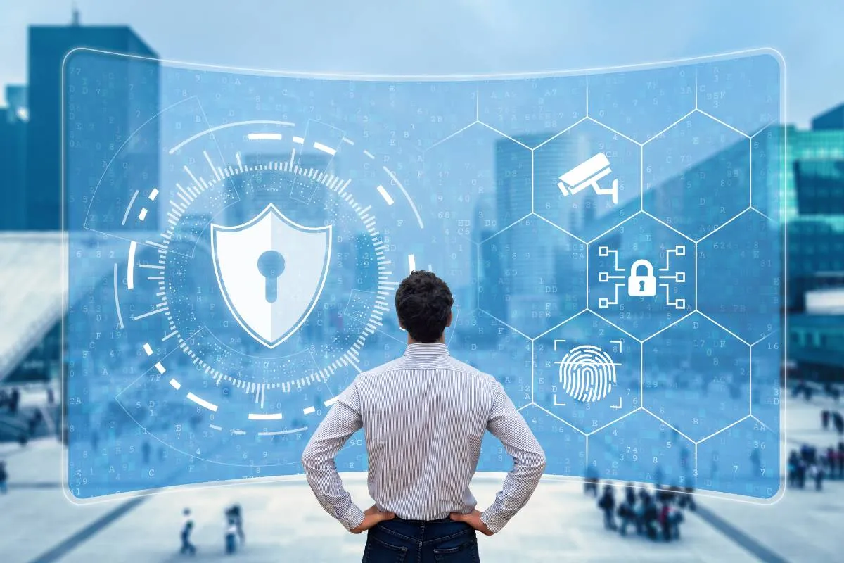 Ein Mann blickt auf abstrakte Sicherheitssymbole, die die Datensicherheit eines Rechnungsprogramms mit DATEV-Schnittstelle vor einer modernen Stadtkulisse symbolisieren.