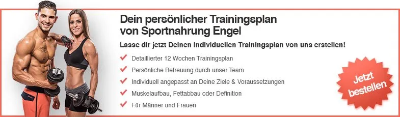 Ein Mann, der im Fitnessstudio mit Gewichten trainiert