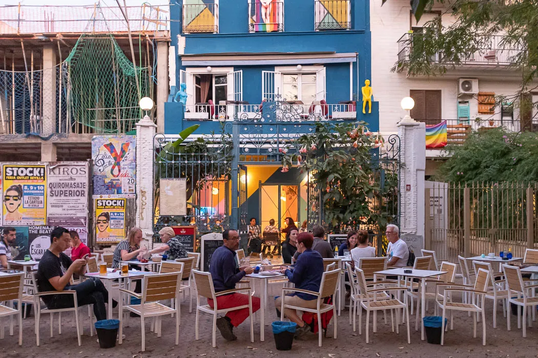 Ein Restaurant auf der Alameda de Hercules in Sevilla