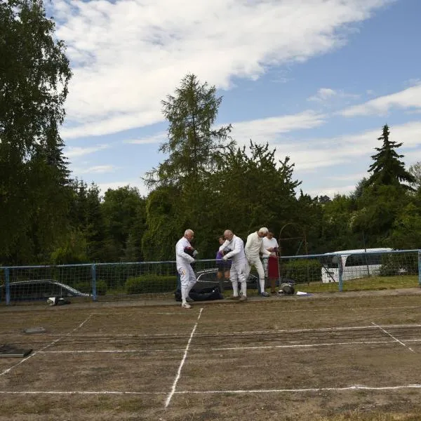 Eine Fechterin konzentriert sich auf ihren Gegner