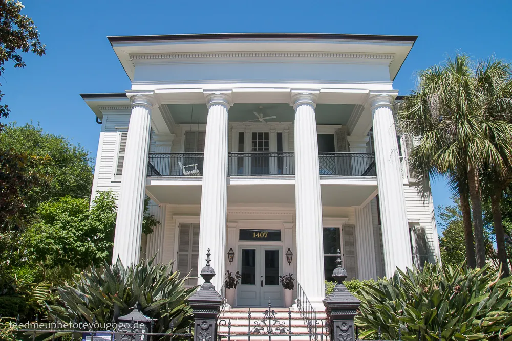 Eine weitere beeindruckende Villa im Garden District, die den Reichtum und die Eleganz der historischen Häuser in New Orleans widerspiegelt.