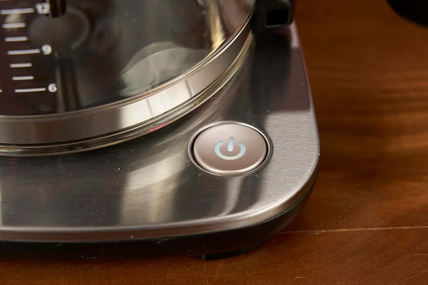 Einfache Bedienung mit nur einem Ein-Aus-Schalter der Philips Café Gourmet