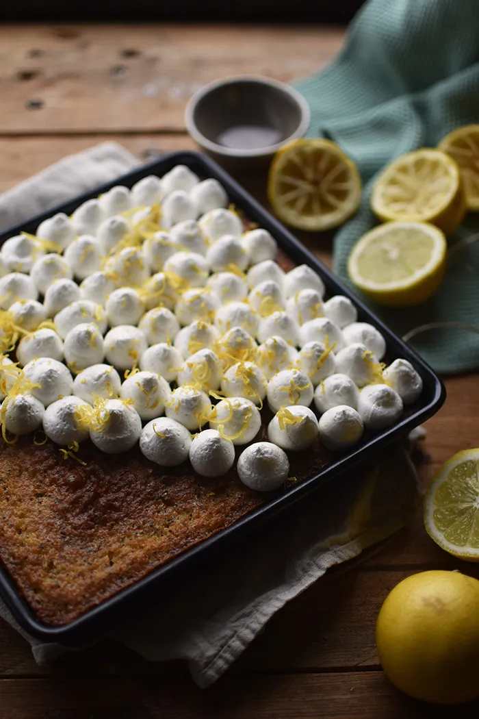 Einladung zur Kaffeetafel mit einem erfrischenden Winterkuchen