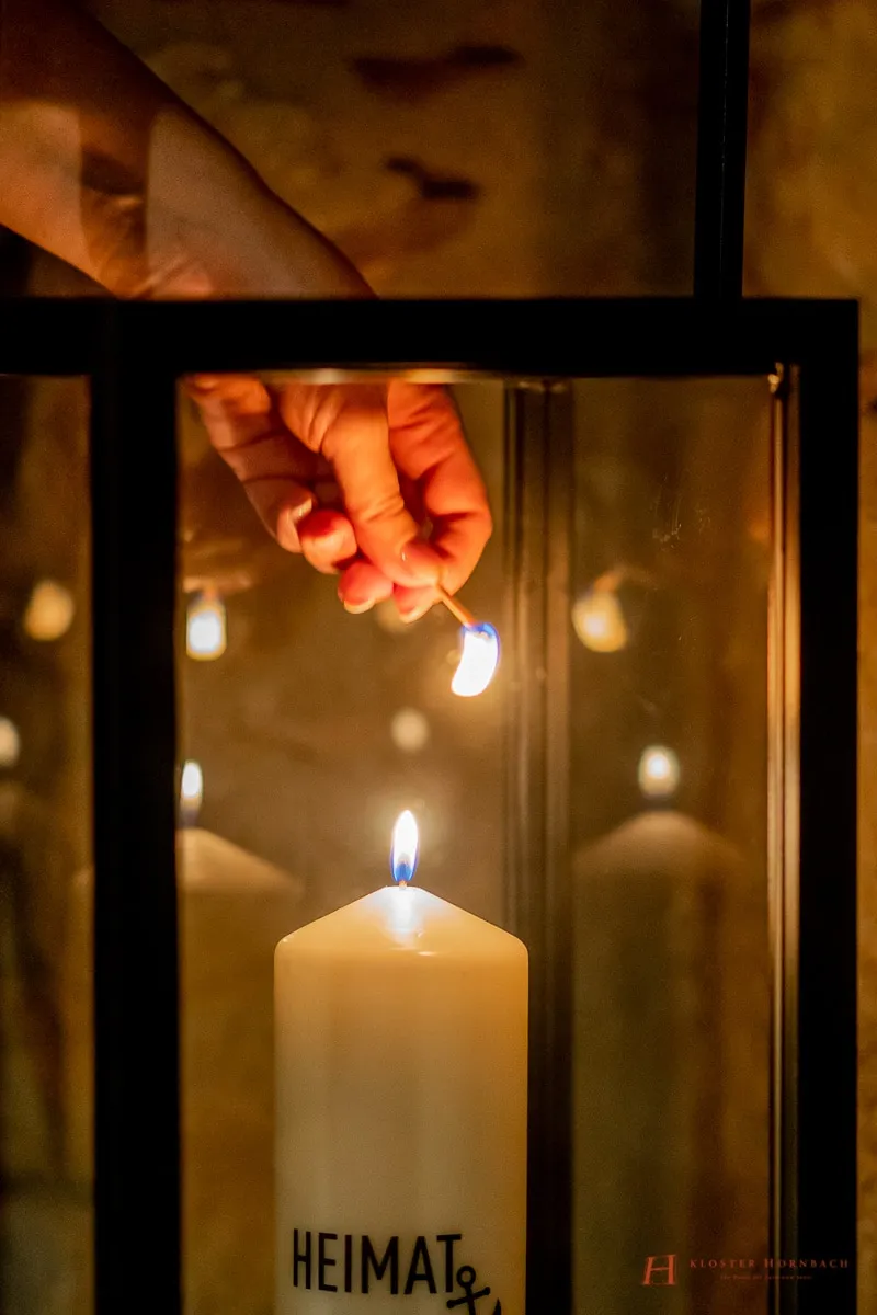 Entspannungsmomente in Rheinland-Pfalz: Der Wellnessbereich im Kloster Hornbach bietet die perfekte Mischung aus Tradition und moderner Entspannung.