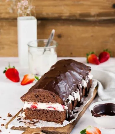 Erdbeer-Schoko-Kuchen mit Frischkäsefüllung