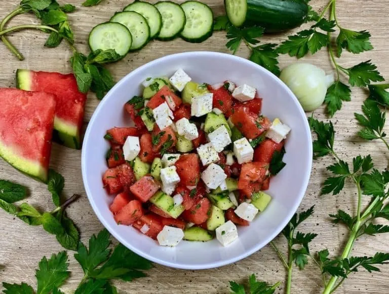 Erfrischender Wassermelonen-Feta Salat mit Minze