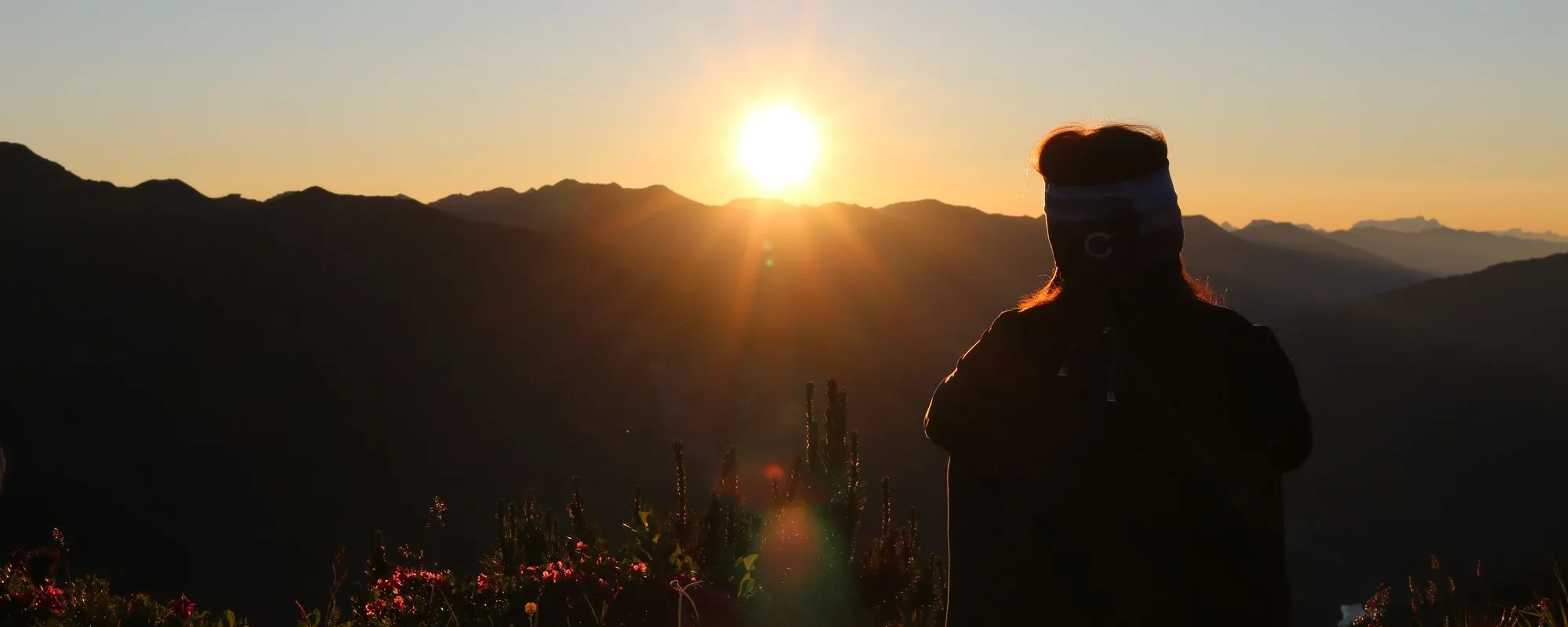 Exklusive Morgenwanderung bei Sonnenaufgang: Eine luxuriöse Erfahrung in den deutschen Alpen.