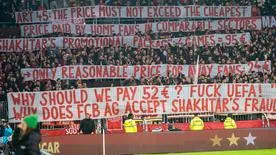 Fanprotest von Bayern-München-Anhängern gegen hohe Champions-League-Ticketpreise in Deutschland
