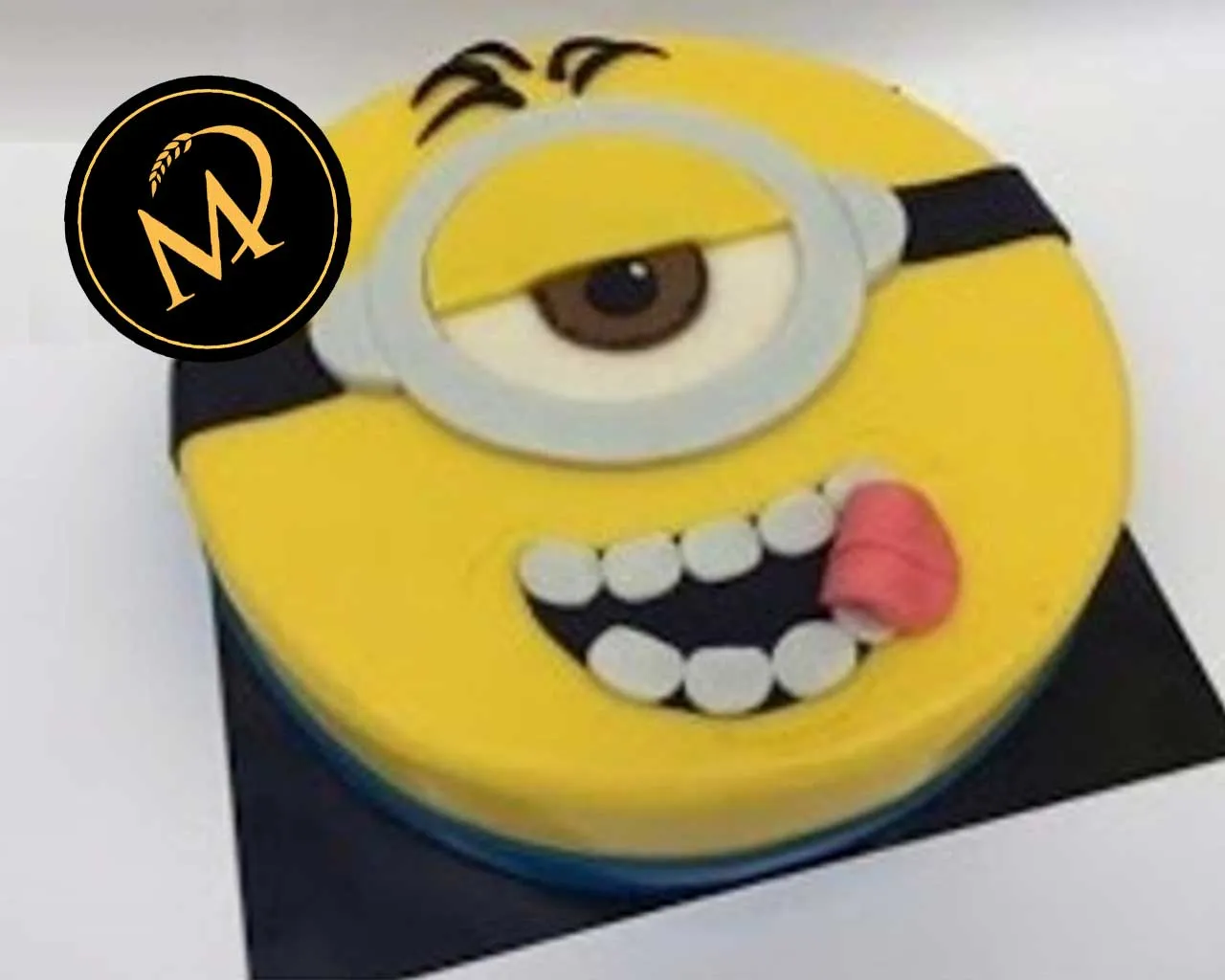 Farbenfroher Minions Geburtstagskuchen für Kinderfeste