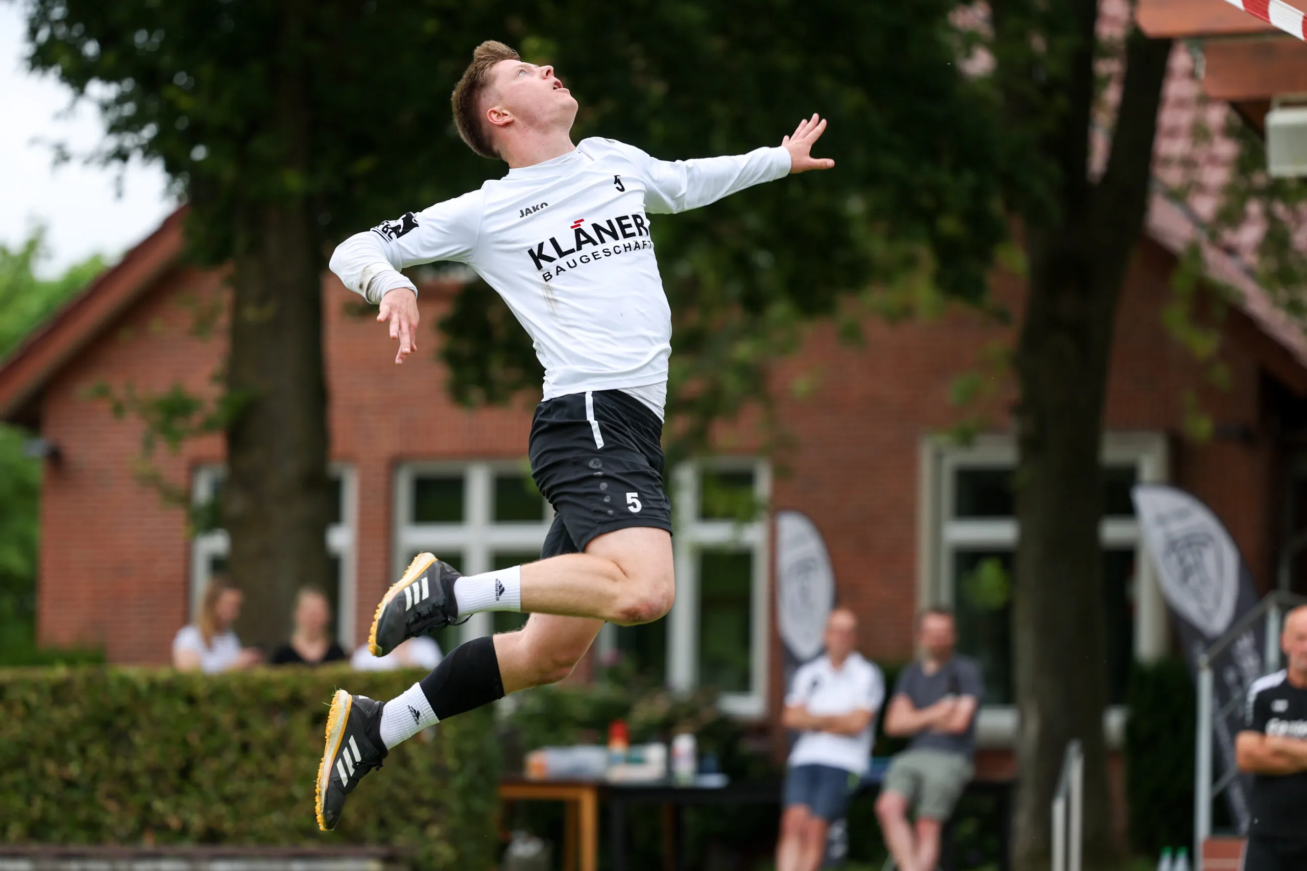 Faustball Spielszene