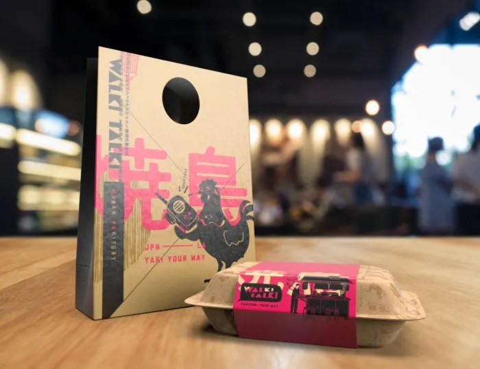 Finales Rendering einer Papiertüte im Hintergrund des Gerenderten