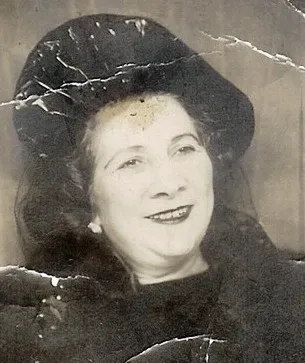 Florence Klug Goldberg in verschiedenen Posen.