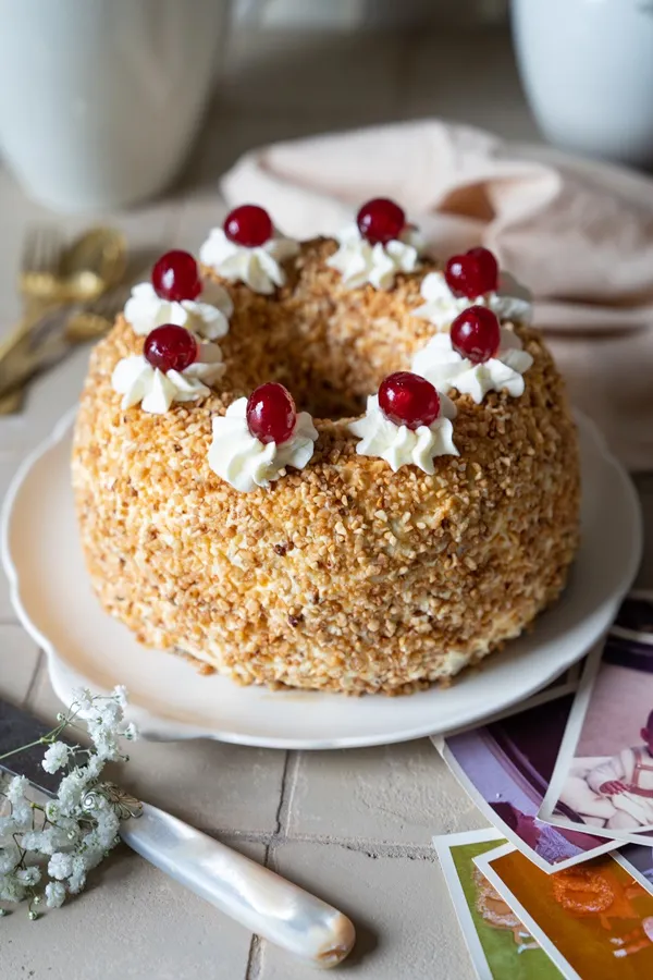 Frankfurter Kranz von Oma nach traditionellem Rezept, perfekt für die deutsche Kaffeetafel