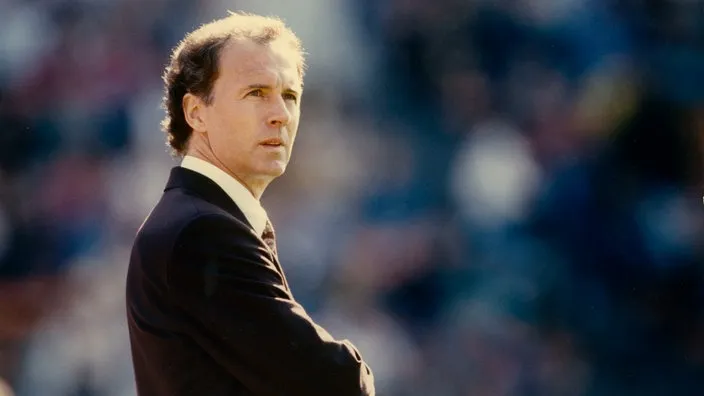 Franz Beckenbauer als legendärer Teamchef der deutschen Weltmeisterelf von 1990