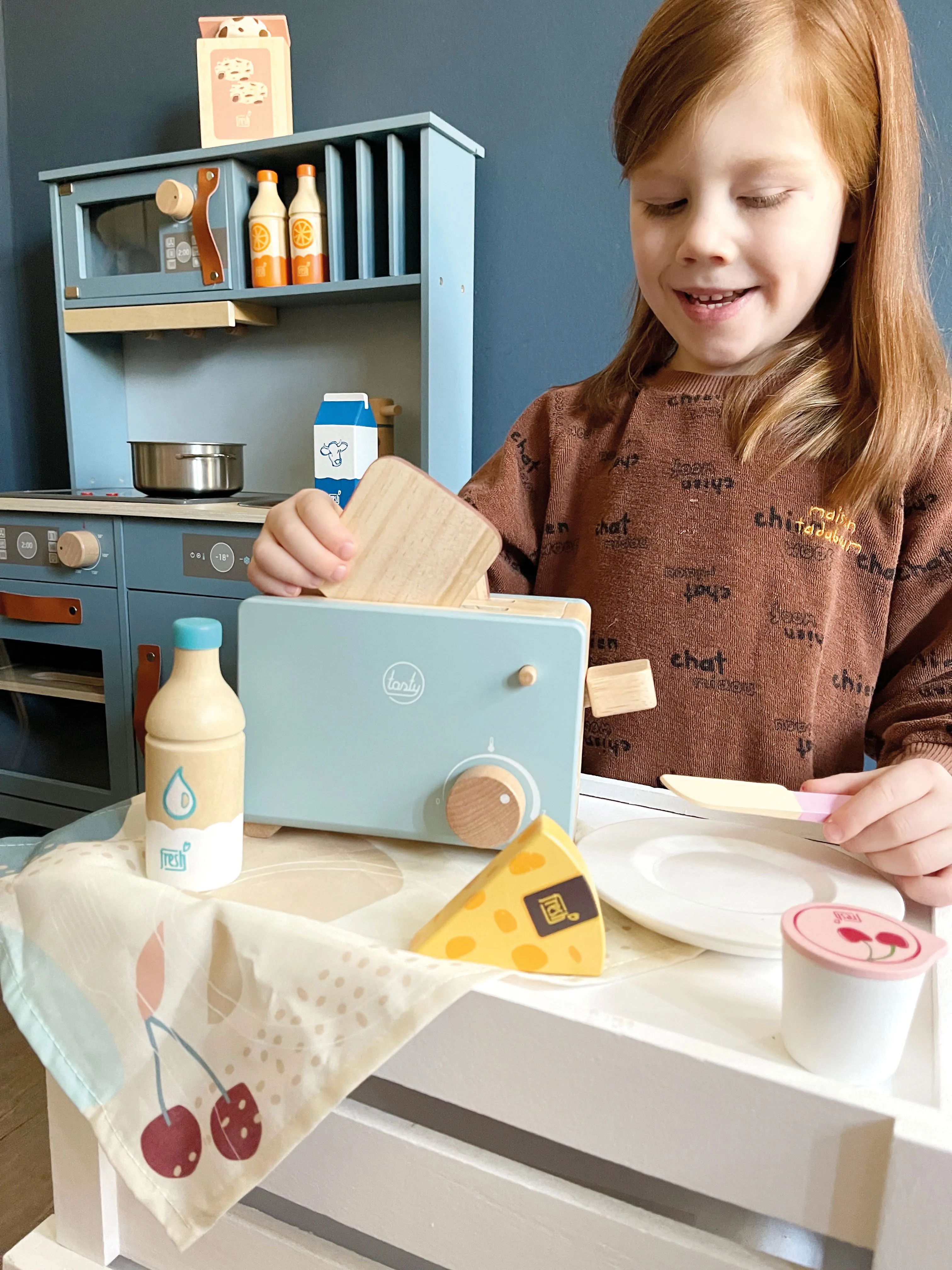 Frisch gerösteter Toast, bereit für den Camping-Morgen