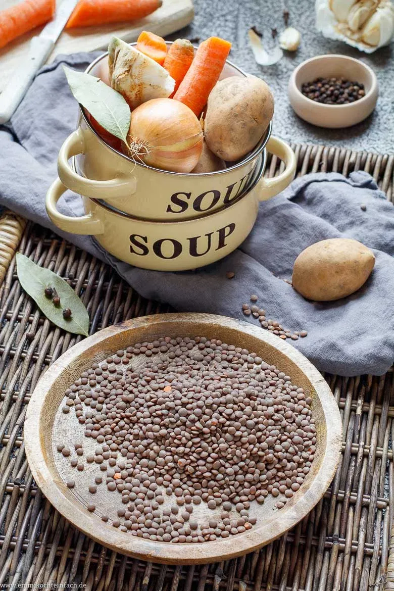 Frische Berglinsen, bereit für den besten vegetarischen Eintopf