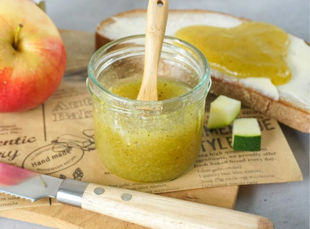 Frische Zucchini-Apfel-Marmelade, hausgemacht