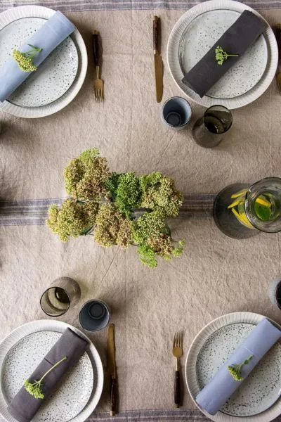 Frische Zwiebeln und Hackfleisch für Klopse