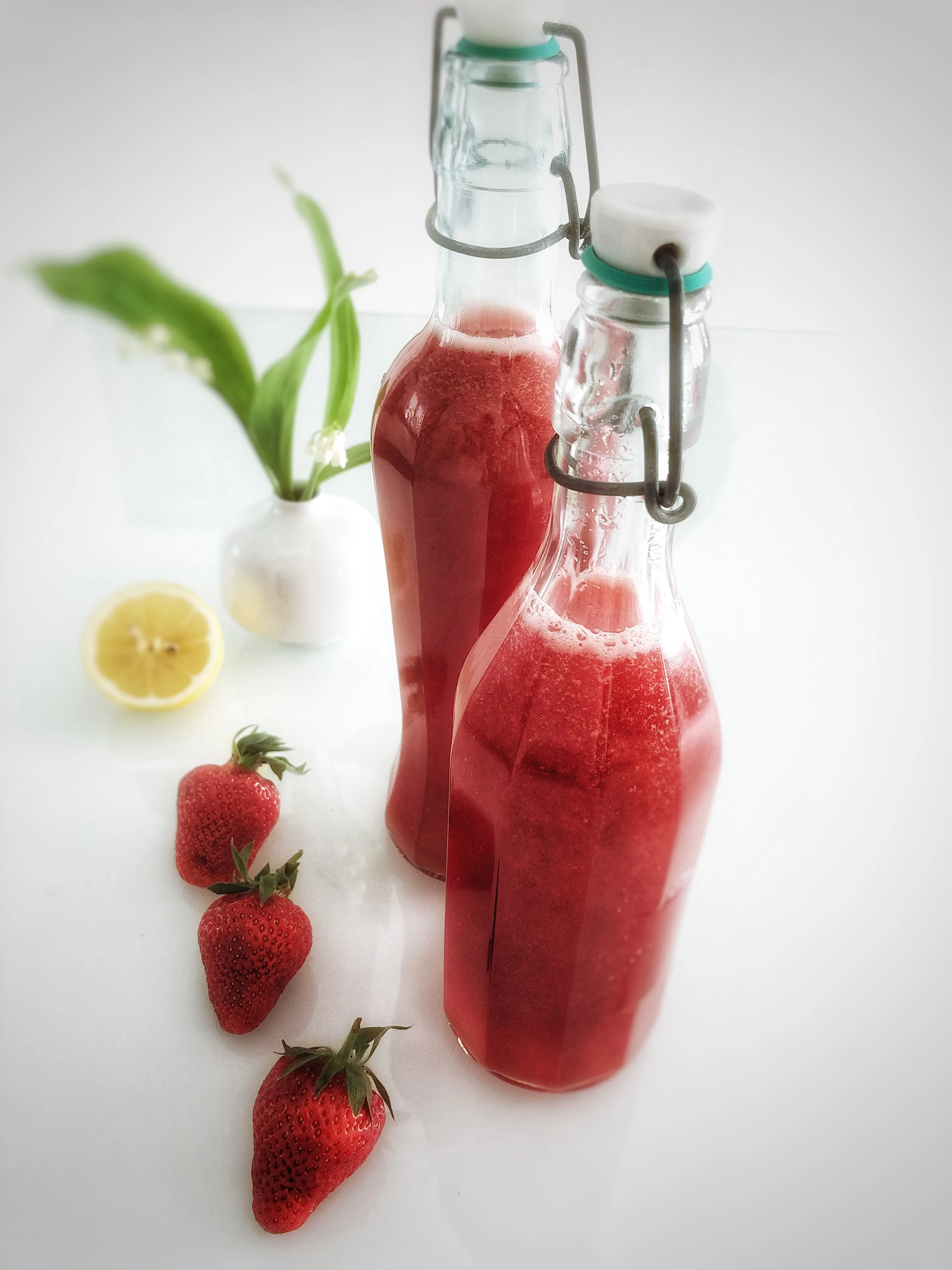 Frischer Erdbeersirup, Früchte im Dampfgarer entsaftet