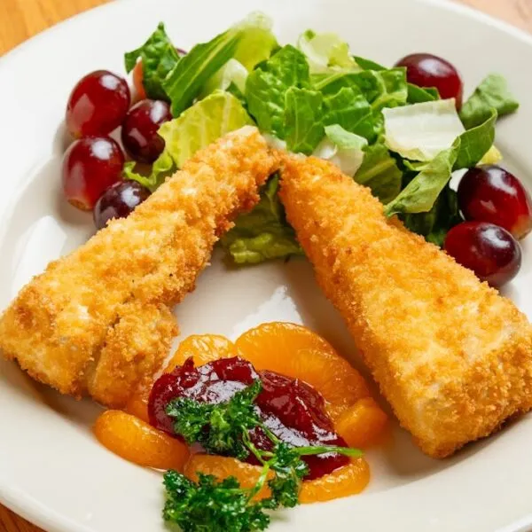 Gebackener Brie mit Preiselbeeren