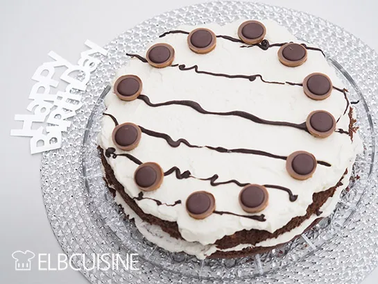 Geburtstagskuchen für die Freundin im Naked Cake Stil mit Toffifee Dekoration