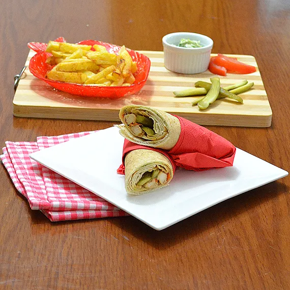 Gefüllte Pita-Taschen mit Hähnchen-Shawarma Füllung