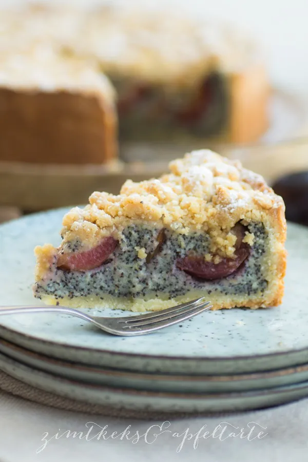 Gelingsicheres Rezept für einen saftigen Pflaumen-Mohnkuchen mit Streuseln