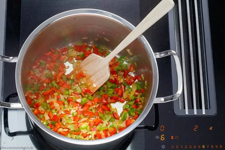 Gemüse andünsten für das Sin Carne- www.emmikochteinfach.de