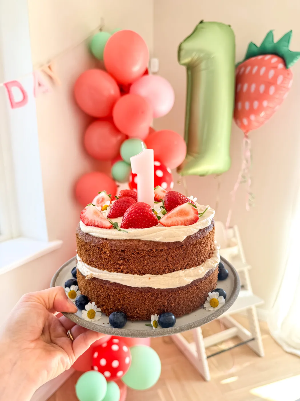 Gesunder Babykuchen zum 1. Geburtstag mit frischen Früchten