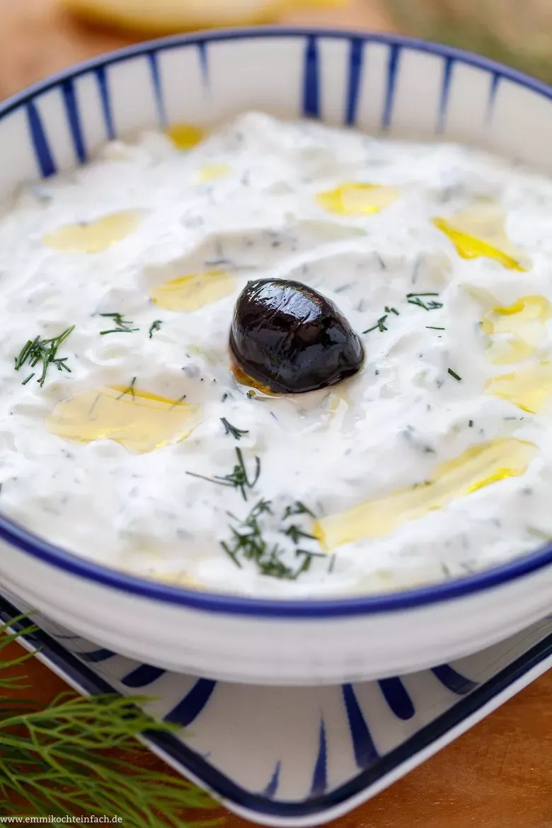 Griechisches Tsatsiki der Dip Klassiker
