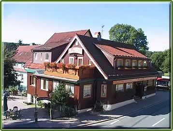 Großansicht des Hotel zur Erholung Harz mit Fachwerkfassade