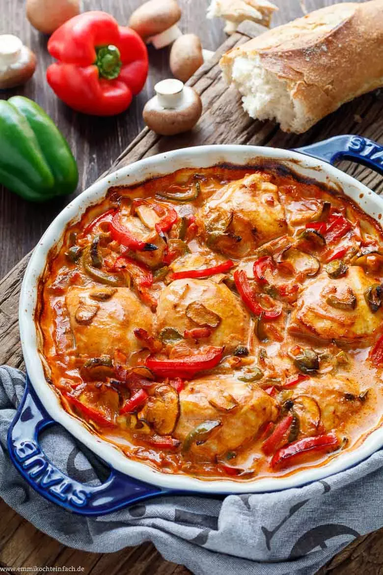 Hähnchenbrust im Backofen zubereitet, zart und saftig mit viel Soße