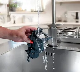 Herausnehmbare Brühgruppe des De'Longhi Dinamica Kaffeevollautomaten