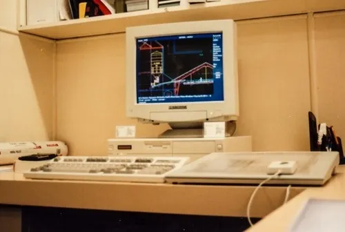 Historische AutoCAD-Zeichnungen von 1995 mit CAD-Arbeitsplatz und Digitalisierungstablett