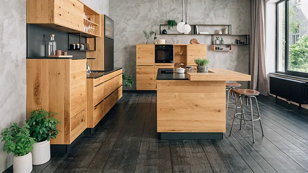 Holzküchen mit natürlicher Verarbeitung