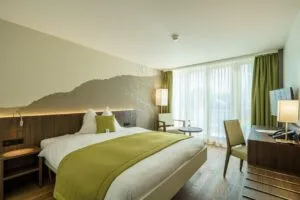 Hotel Artos Interlaken mit Panoramablick auf die Jungfrau