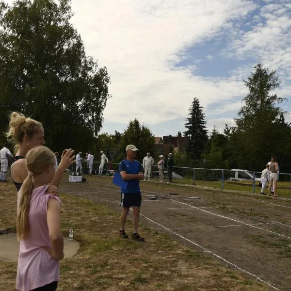 Impressionen vom Fechtwettbewerb im Jahnsportpark in Freyburg