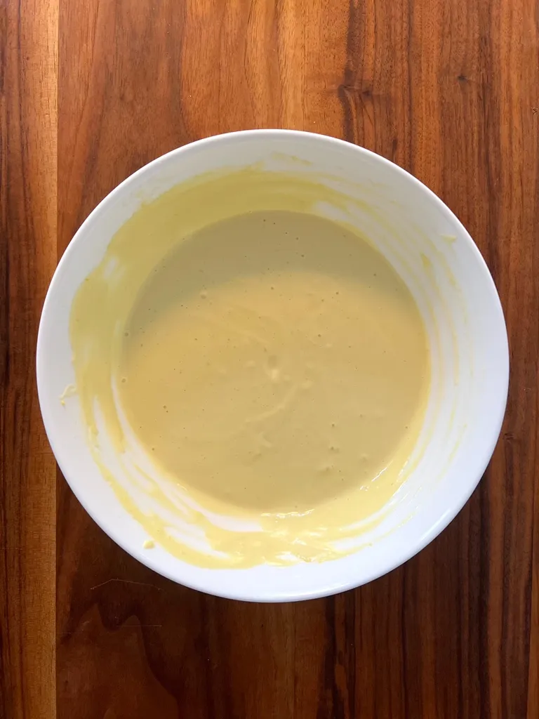 Joghurt wird hinzugefügt