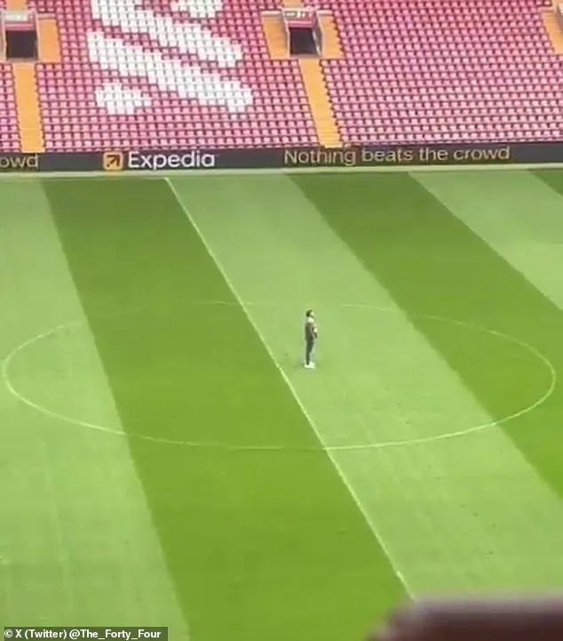 Jürgen Klopp saugt die Atmosphäre vor seinem letzten Spiel in Anfield auf