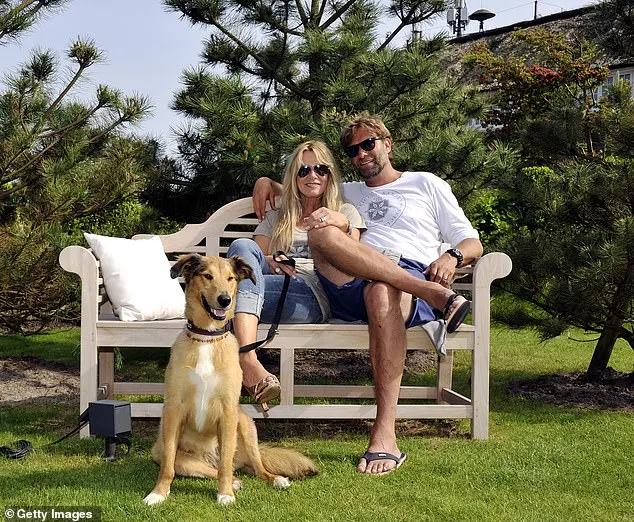 Jürgen Klopp, Ulla Sandrock und Hund Emma im Jahr 2013