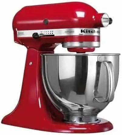KitchenAid Artisan 4,8 Liter: Ein Design-Klassiker, robust gebaut und mit zahlreichen optionalen Aufsätzen, wie dem Fleischwolf, erweiterbar