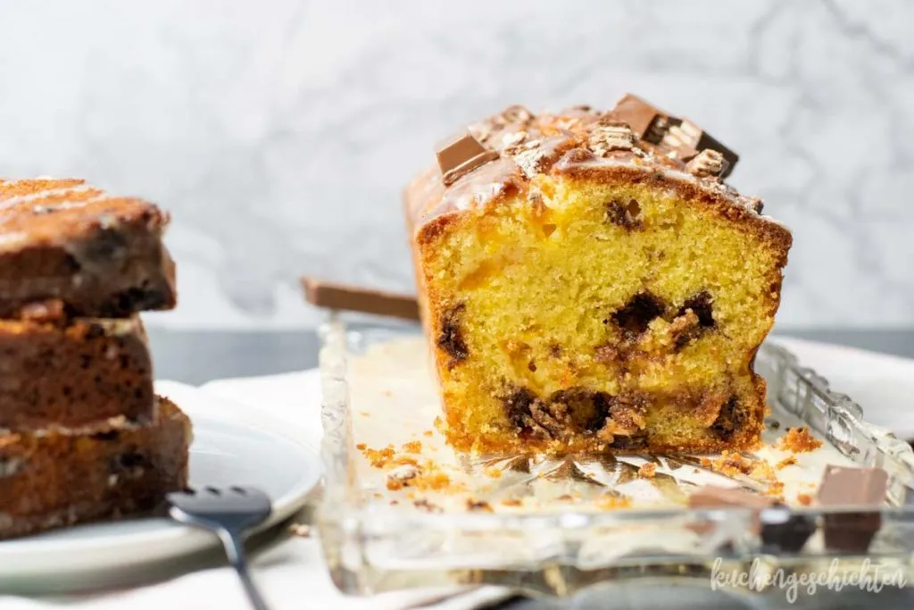 KitKat-Kuchen mit Mandarinen und Schokoladenglasur