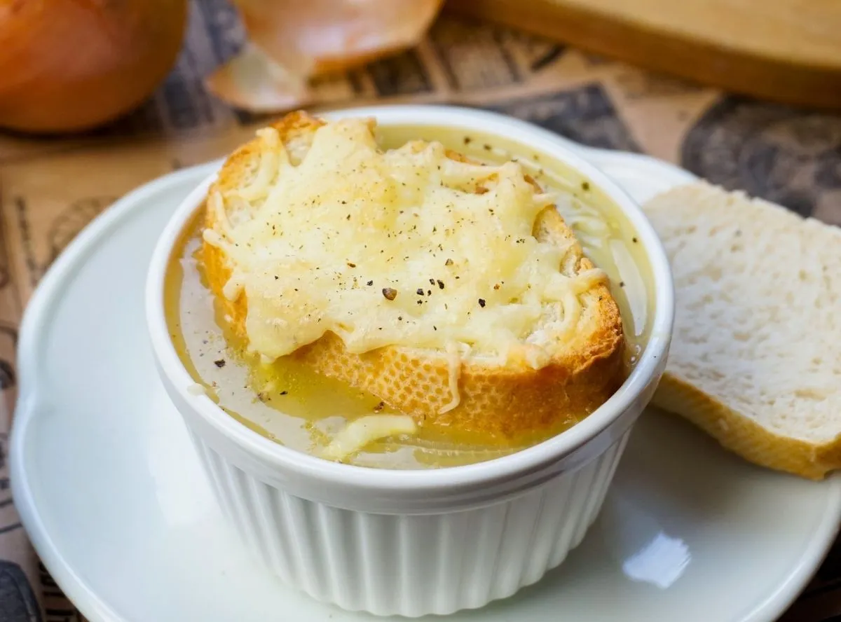 Klassische Zwiebelsuppe ohne Wein: Ein wärmender Genuss