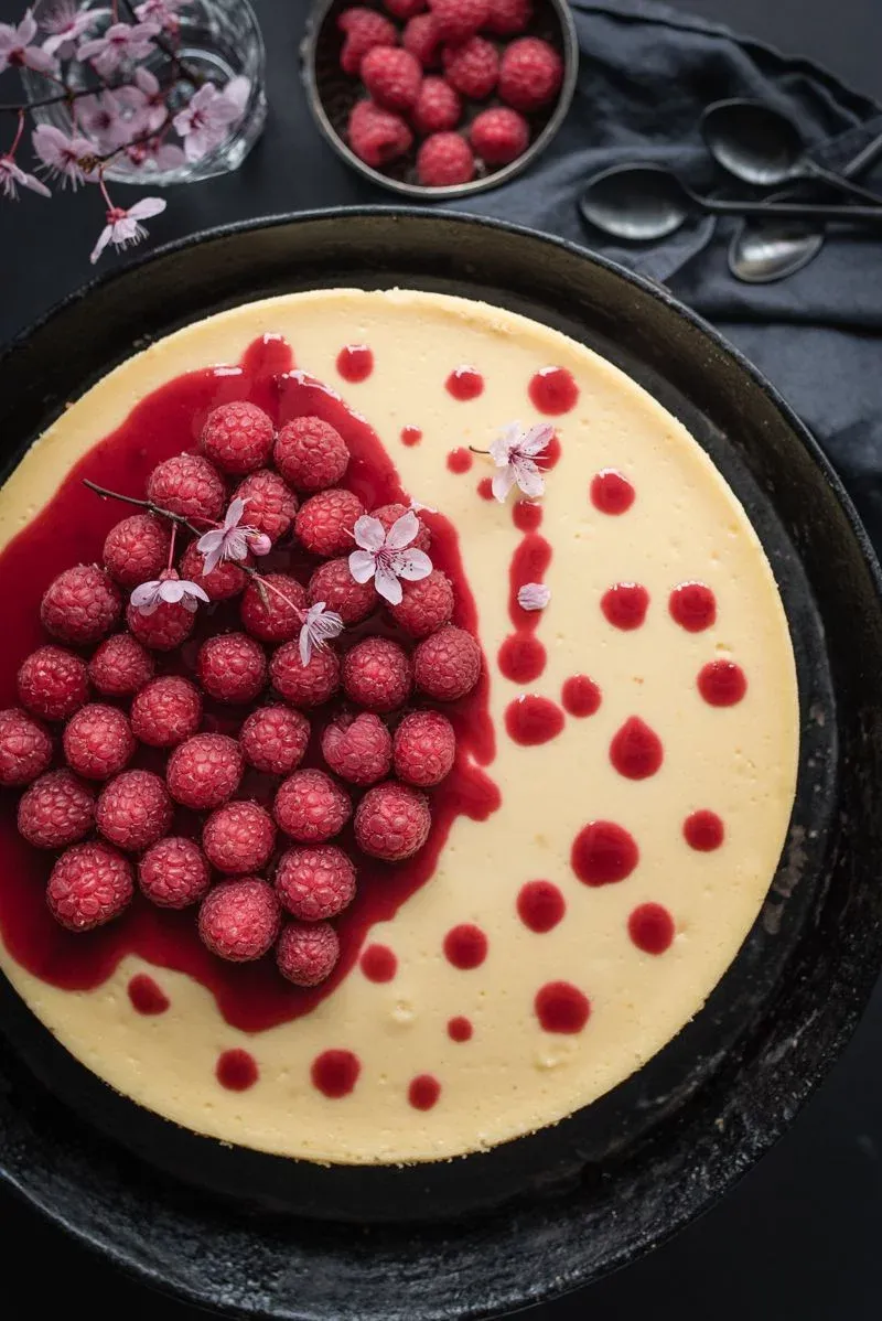 Klassischer New York Cheesecake, cremiger Geburtstagskuchen für Mama